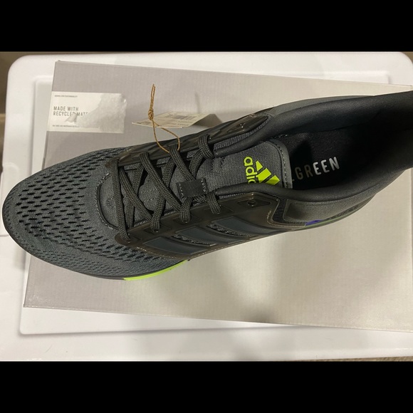 Grey adidas - Picture 2 of 3